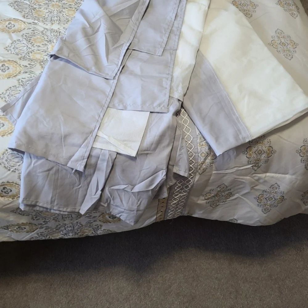 Comforter 8 piece Set - Picture 5 of 5